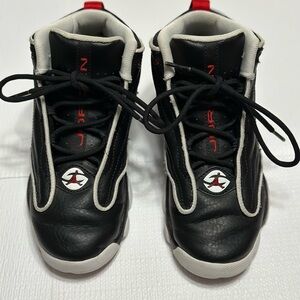 Jordan boys shoes size 1.5Y